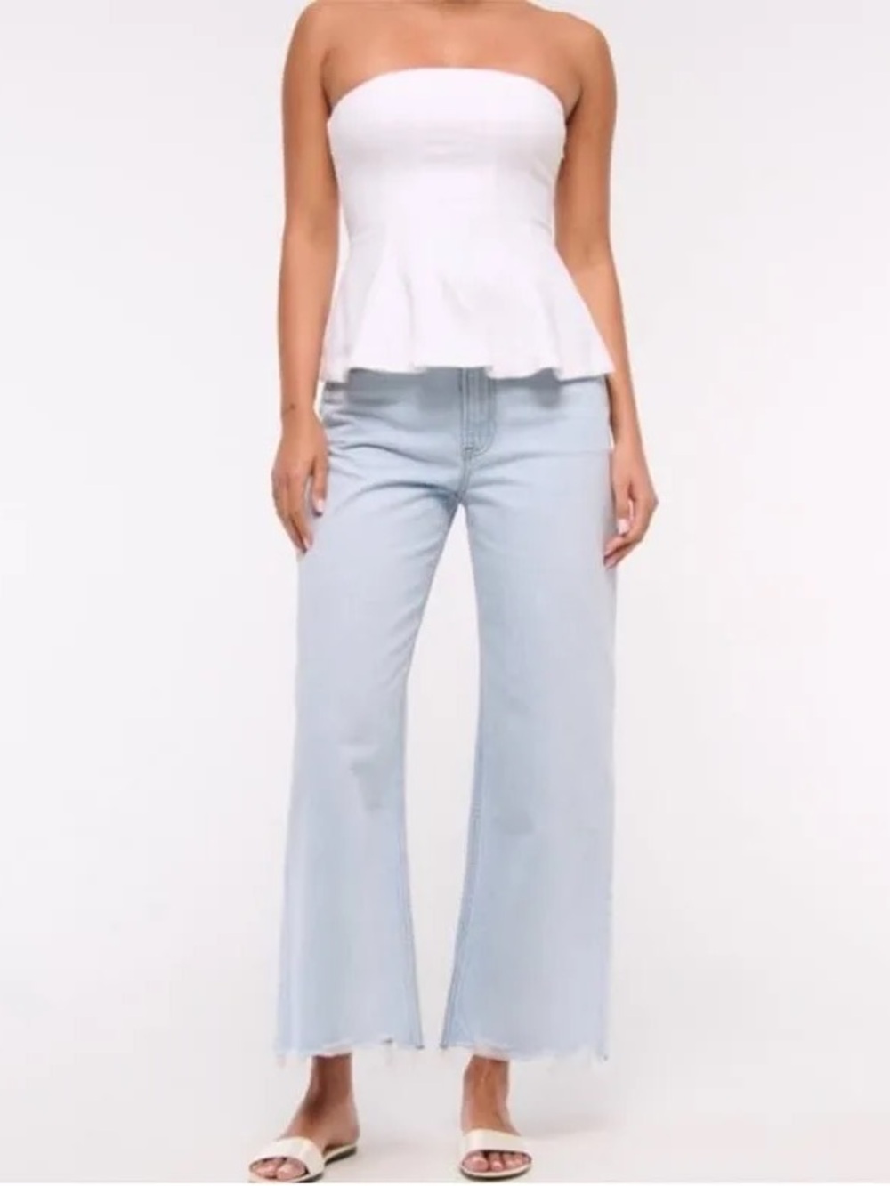 EUC Abercrombie High Rise Cropped Wide Leg Jean - Light Wash Denim